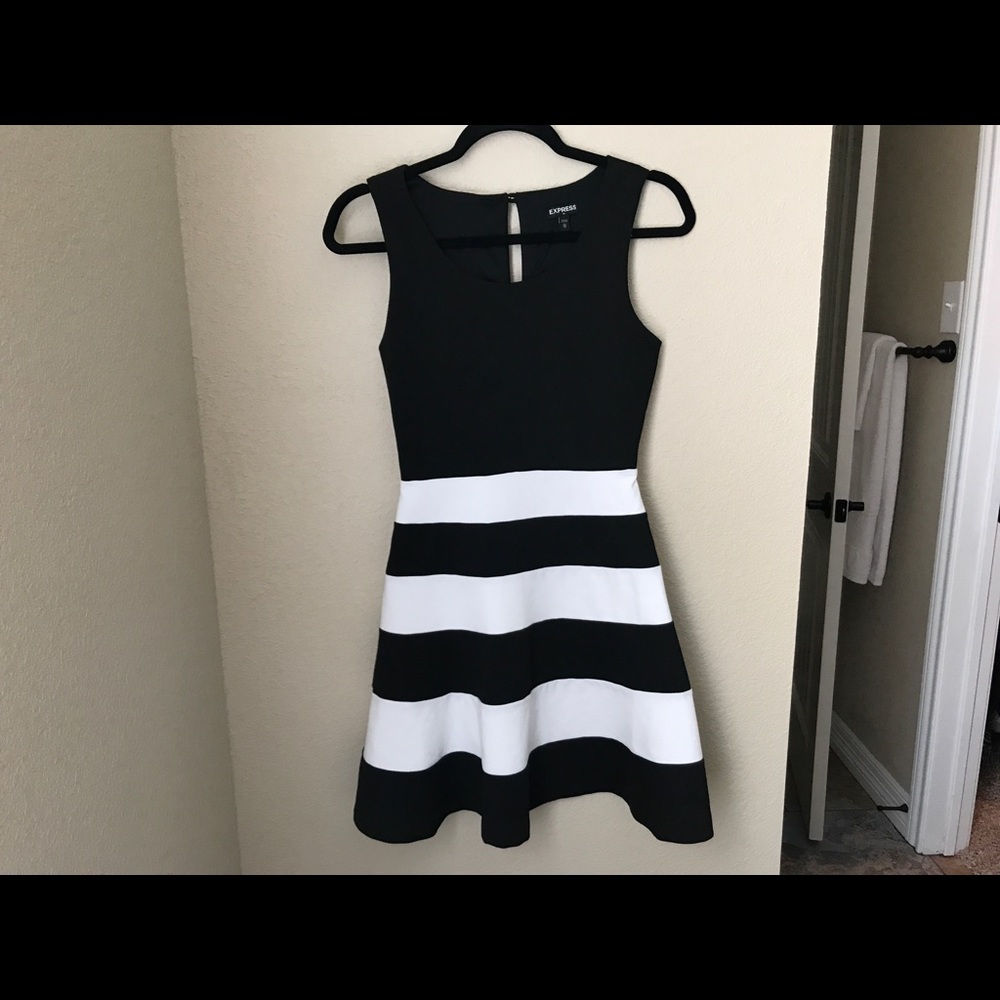Express black and white dress